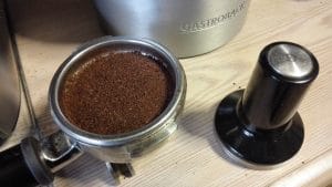 Grob gemahlenes Kaffeepulfer für Cafe Creme - Schümli Kaffee